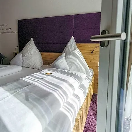Hotel Restaurant Kochschule Roessle 3*
