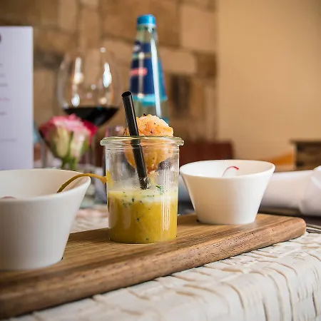 فندق Restaurant Kochschule Roessle الزاخ